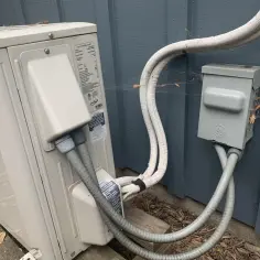 Jak podłączyć kabel do skrzynki elektrycznej bez ryzyka porażenia