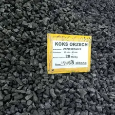 Koks orzech z Zdzieszowic, frakcja 20-40 mm, wartość opałowa 28 MJ/kg. Cena węgla koksowego to 1145 zł/tona.