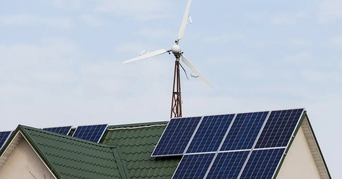 Zdjęcie Elektrownia wiatrowa czy słoneczna: która technologia jest lepsza?