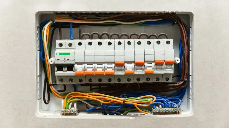 Zdjęcie Jaką rozdzielnię elektryczną do domu wybrać, aby uniknąć problemów?