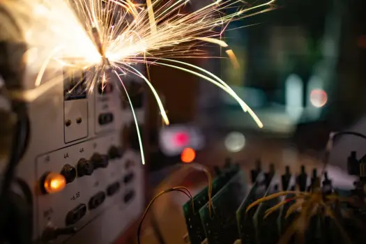 Przeciążenie instalacji elektrycznej - Jak rozpoznać i zapobiegać?