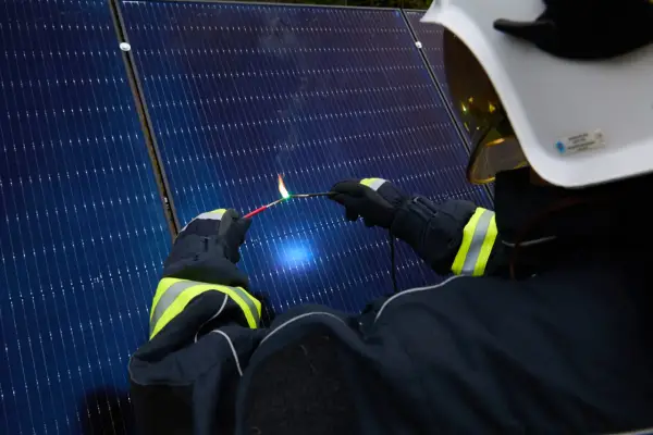 Łuk elektryczny - Jak go rozpoznać i uniknąć zagrożeń?