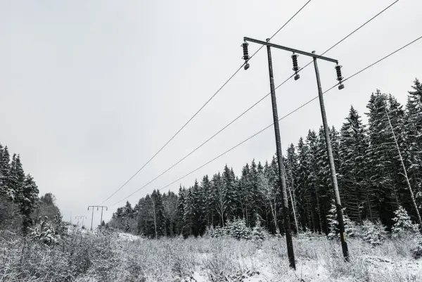 Linia wysokiego napięcia - jak działa i dlaczego jest kluczowa?
