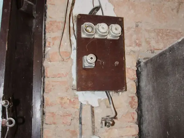 Modernizacja instalacji elektrycznej – czy warto? Pełny przewodnik