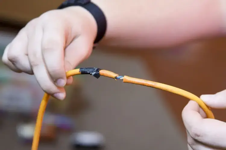 Przewody elektryczne - Jak wybrać? Poradnik krok po kroku
